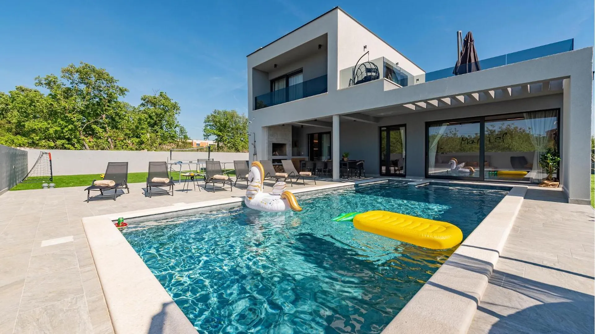 Stunning Home In Zadar With Outdoor Swimming Pool