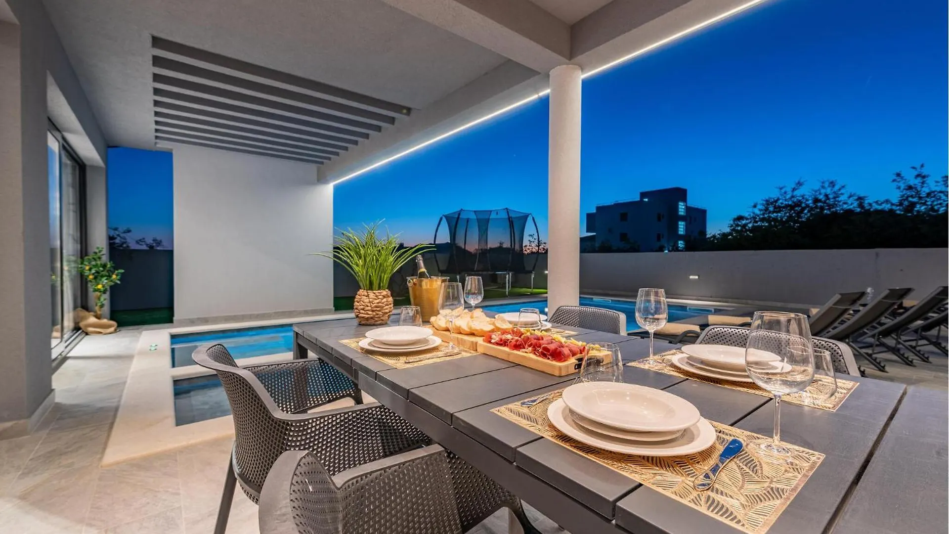 Holiday home Stunning Home In Zadar With Outdoor Swimming Pool